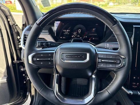 Used 2025 GMC Acadia Denali w/ Super Cruise Package image 28