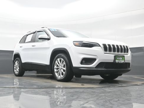 Used 2019 Jeep Cherokee Latitude w/ Cold Weather Group image 30