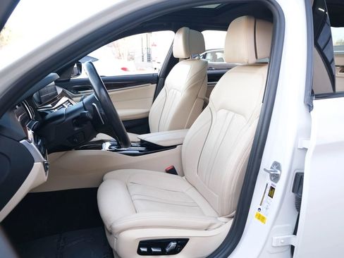 Used 2018 BMW 540i image 24