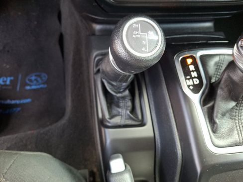 Used 2021 Jeep Wrangler 4WD Unlimited Willys image 24