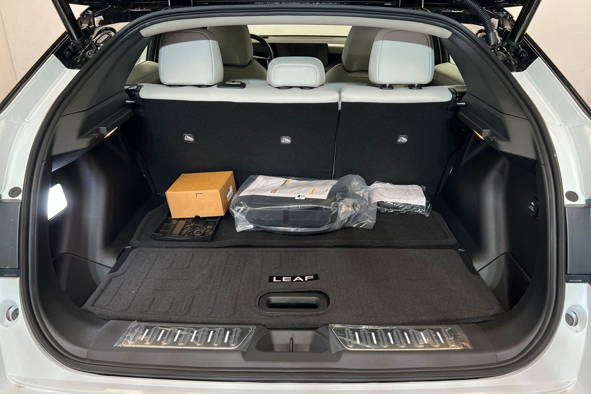 New 2026 Nissan Leaf Platinum+ w/ Illuminated Package FWD image 22