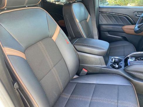 Used 2024 GMC Canyon AT4 image 23