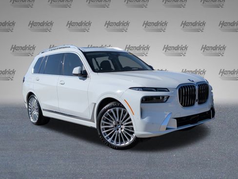 Certified 2025 BMW X7 xDrive40i w/ Premium Package image 2