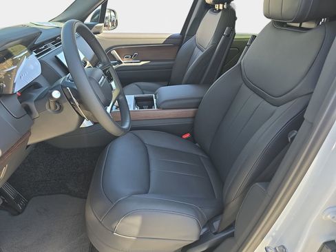 New 2026 Land Rover Range Rover Long Wheelbase SE AWD/4WD image 17