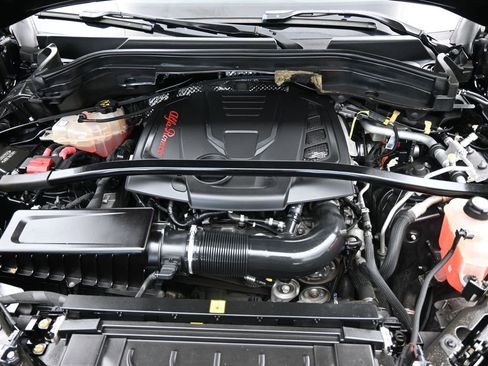 Used 2019 Alfa Romeo Stelvio w/ Nero Edizione image 44