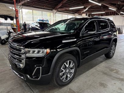 Used 2023 GMC Acadia SLT w/ Preferred Package