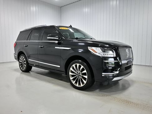 Used 2021 Lincoln Navigator Reserve AWD/4WD image 3