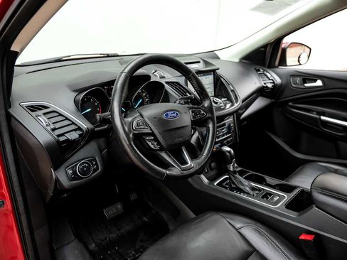 Used 2017 Ford Escape Titanium image 3