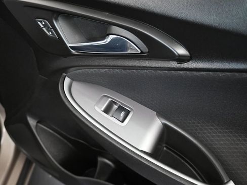 Used 2023 Chevrolet Malibu LT FWD image 16