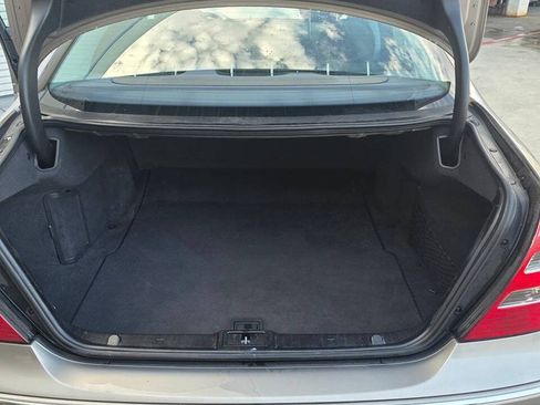 Used 2005 Mercedes-Benz E 320 Sedan image 15