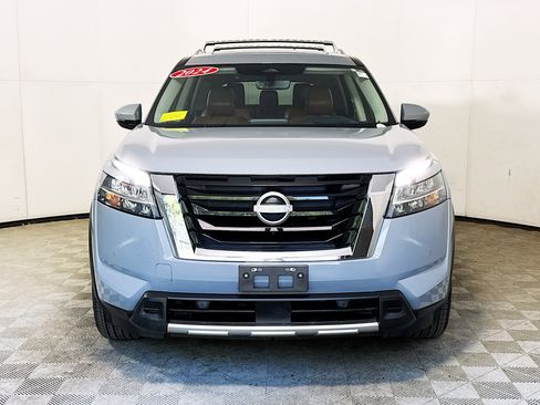 Used 2024 Nissan Pathfinder Platinum AWD/4WD image 6