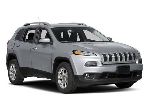 Used 2017 Jeep Cherokee Latitude w/ Safety/Convenience Group FWD image 10