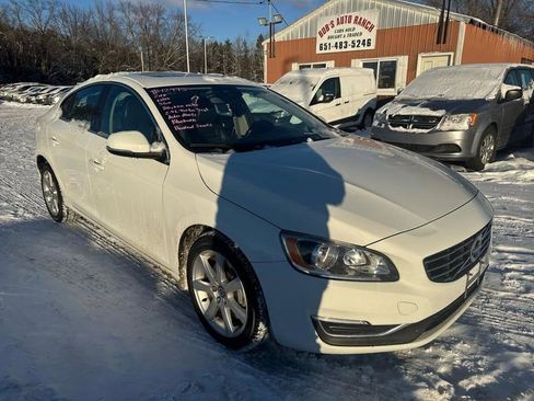 Used 2016 Volvo S60 T5 Premier image 3