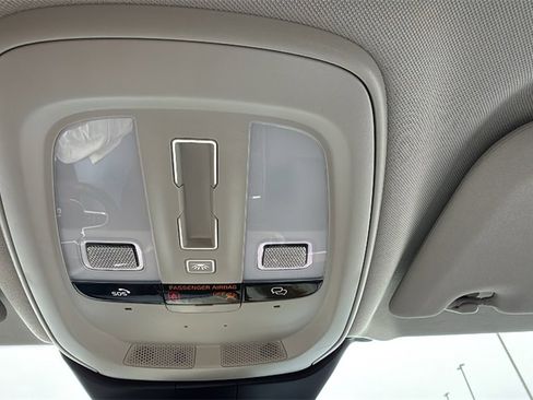 Certified 2025 Volvo V60 B5 Cross Country Plus image 21