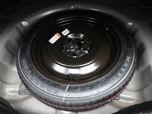 Used 2017 Ford Fusion SE image 44