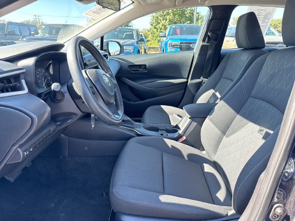 Used 2025 Toyota Corolla LE FWD image 19