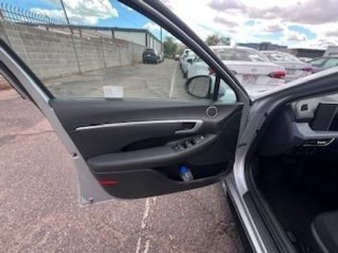 Used 2025 Hyundai Sonata SEL image 9