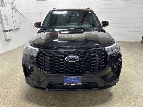 Certified 2025 Ford Explorer ST-Line image 26