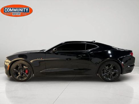 Used 2021 Chevrolet Camaro LT w/ Technology Package image 3