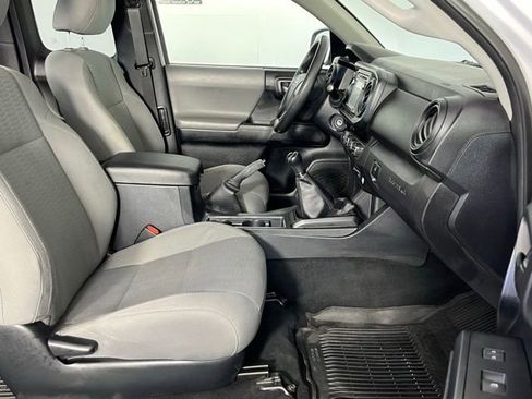 Used 2017 Toyota Tacoma SR AWD/4WD image 23