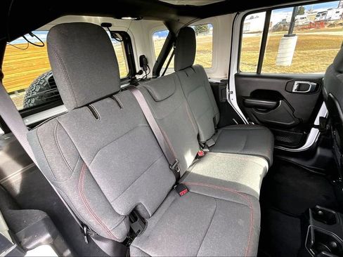 Used 2025 Jeep Wrangler Unlimited Rubicon AWD/4WD image 27
