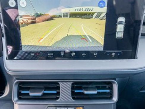 New 2025 Ford Maverick Lobo AWD/4WD image 36