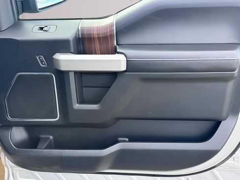 Used 2017 Ford F150 Lariat image 29