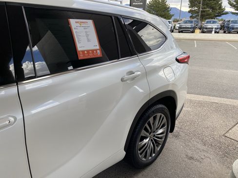 Used 2021 Toyota Highlander Platinum AWD/4WD image 65