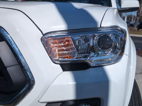 Certified 2023 Toyota Tacoma SR5 image 6