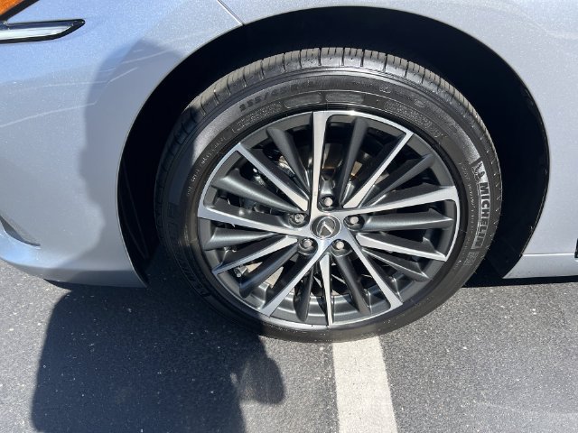 Certified 2025 Lexus ES 350 w/ Premium Package FWD image 8