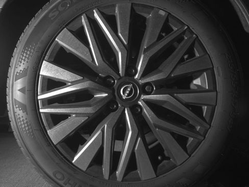 Used 2025 Nissan Altima 2.5 SV FWD image 18