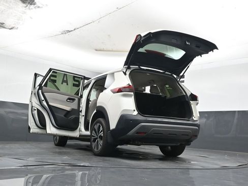 Used 2023 Nissan Rogue SV image 36