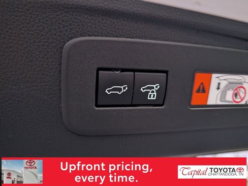 Used 2024 Lexus GX 550 image 11