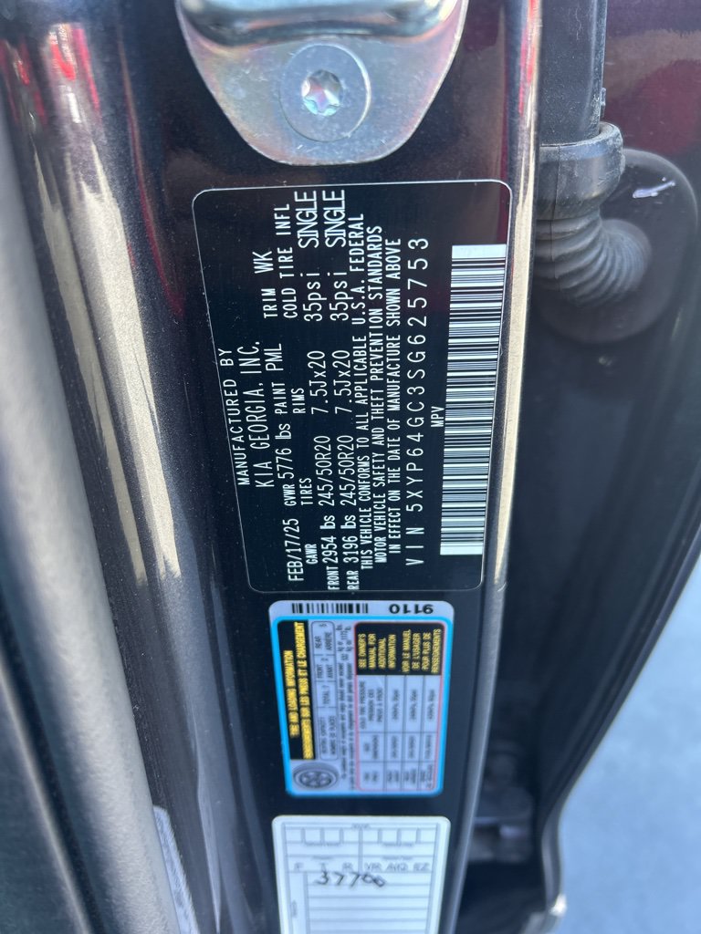 Used 2025 Kia Telluride S FWD image 3