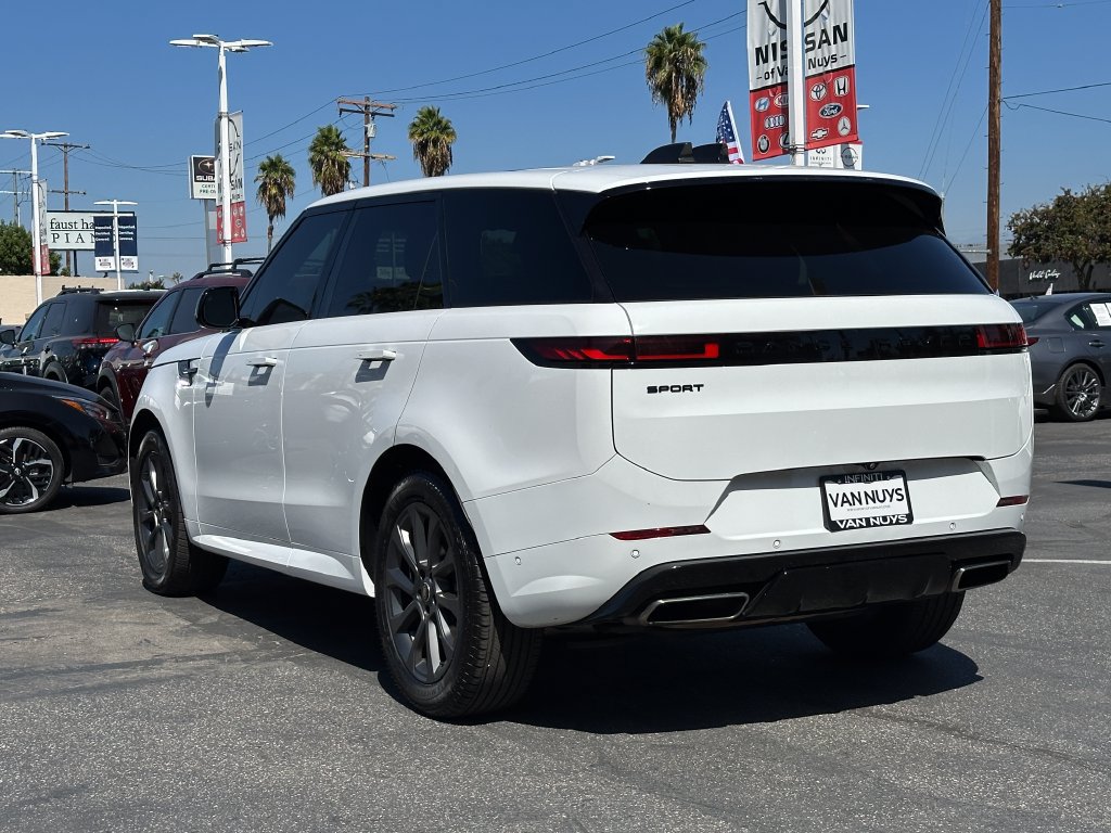 Used 2024 Land Rover Range Rover Sport Dynamic SE AWD/4WD image 4