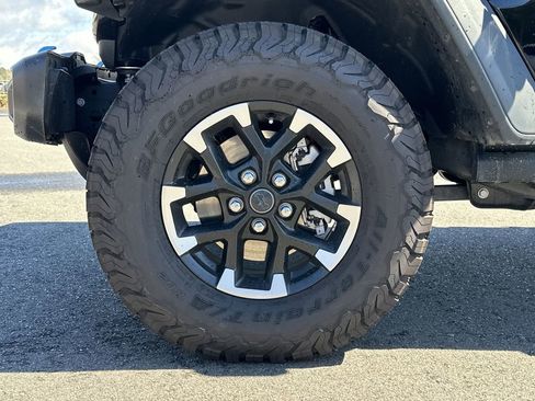 Certified 2025 Jeep Wrangler Unlimited Rubicon 4xe w/ Convenience Group image 16