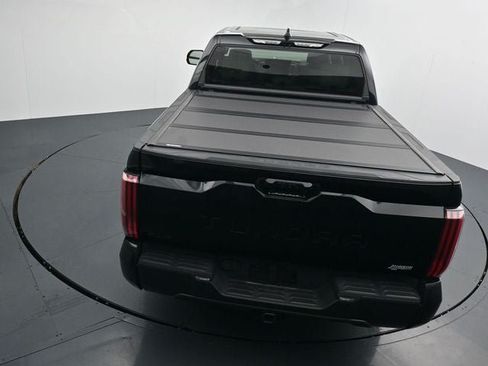 Used 2025 Toyota Tundra Limited AWD/4WD image 25
