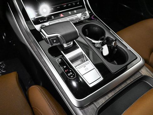 Used 2025 Audi Q8 Prestige w/ Prestige Package image 12