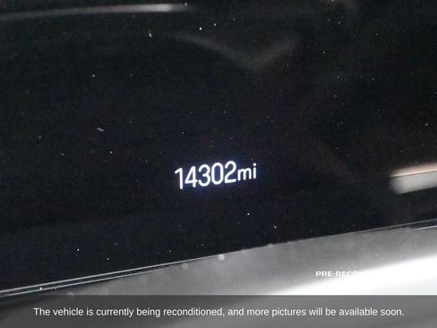 Used 2025 GMC Yukon Denali image 10