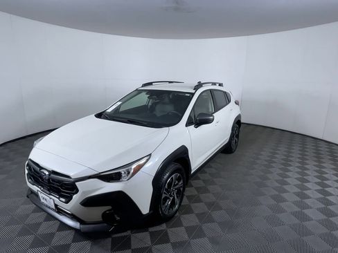 Used 2024 Subaru Crosstrek 2.0i Premium image 3