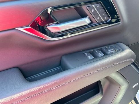 New 2026 GMC Yukon Denali AWD/4WD image 25