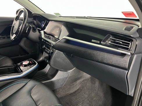 Used 2022 Kia Niro EX Premium w/ Cold Weather Package image 33