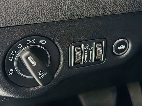 Used 2023 Chrysler 300 S image 12