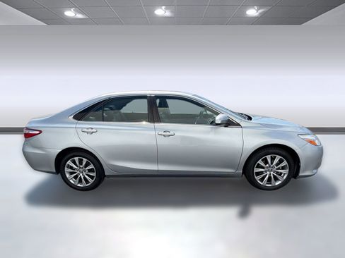 Used 2017 Toyota Camry XLE w/ Moonroof Package FWD image 7