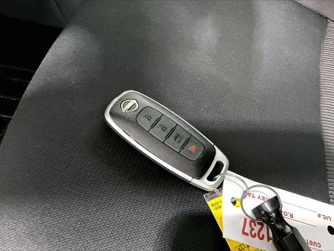Used 2024 Nissan Sentra SV FWD image 19