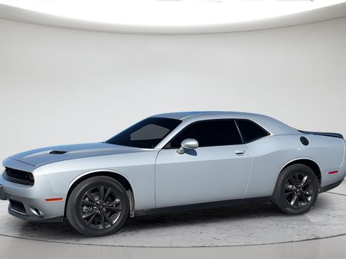 Used 2020 Dodge Challenger SXT w/ Driver Convenience Group AWD/4WD image 22