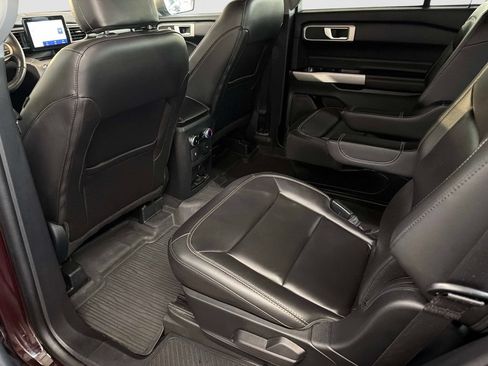 Used 2023 Ford Explorer XLT w/ Equipment Group 202A AWD/4WD image 15