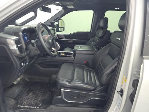 Used 2026 Ford F250 Platinum AWD/4WD image 5