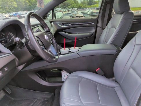 Used 2022 Buick Enclave Essence AWD/4WD image 6