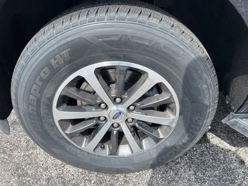 Used 2021 Ford Expedition XLT image 21